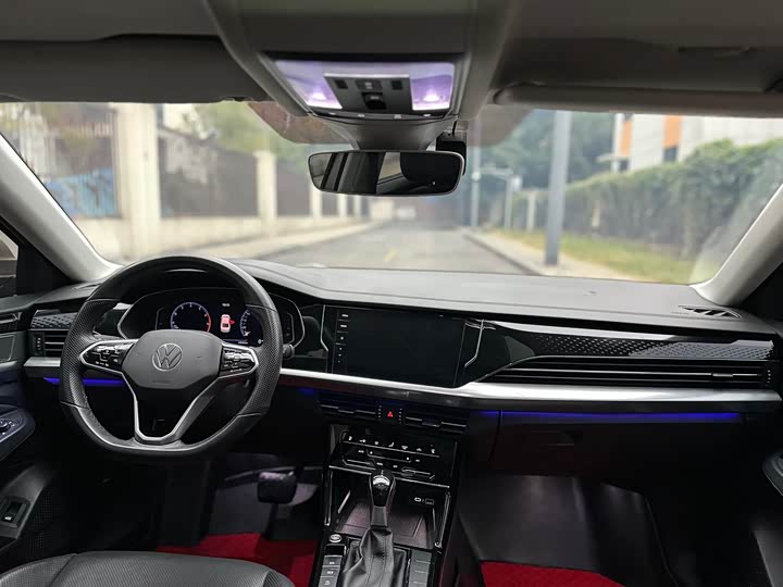 Фото 18 - Volkswagen Passat