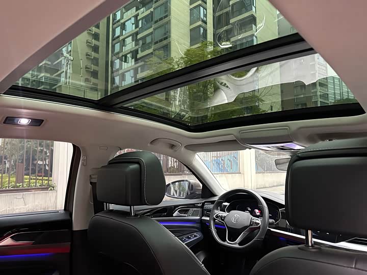 Фото 19 - Volkswagen Passat