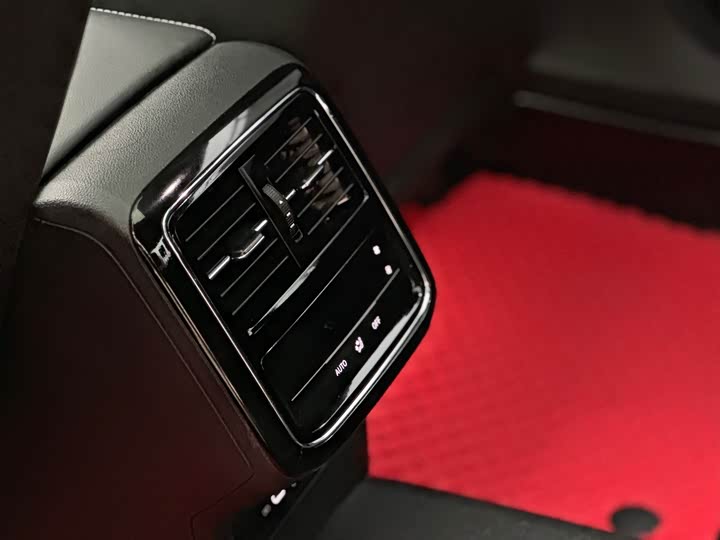 Фото 20 - Volkswagen Passat