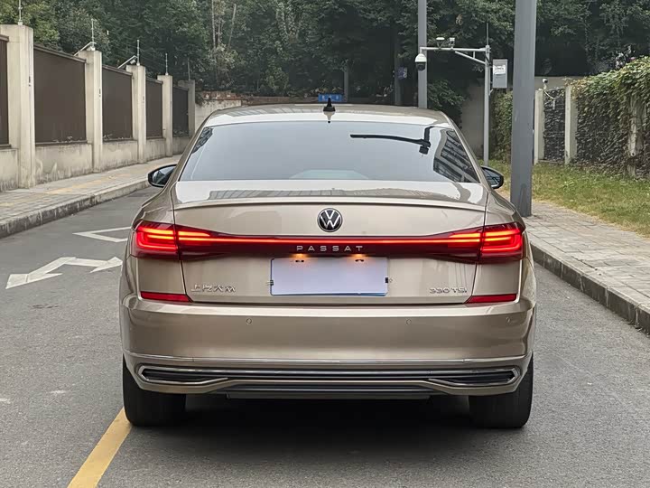 Фото 6 - Volkswagen Passat