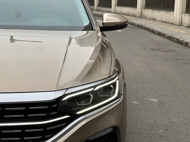 Фото 8 - Volkswagen Passat