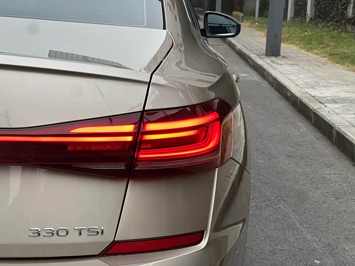 Фото 9 - Volkswagen Passat