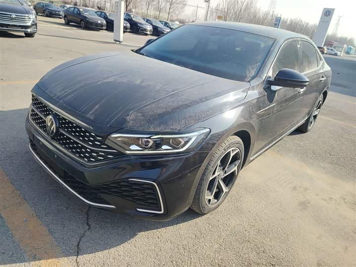 Фото 1 - Volkswagen Passat