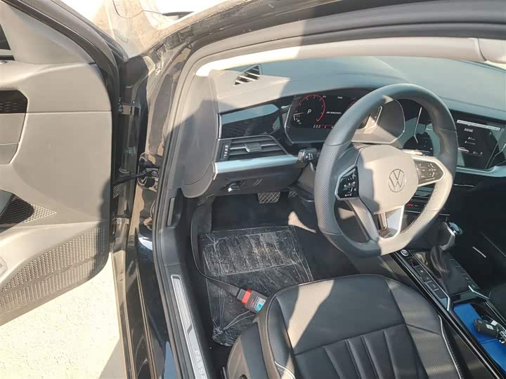 Фото 16 - Volkswagen Passat