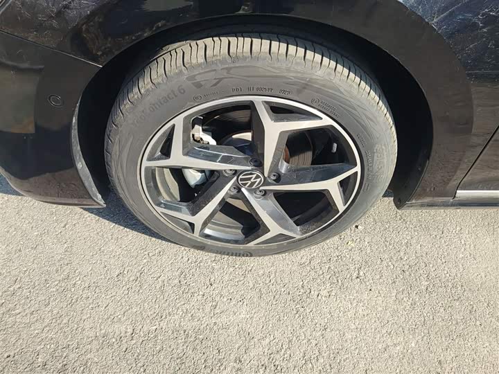 Фото 23 - Volkswagen Passat