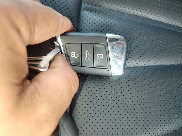 Фото 9 - Volkswagen Passat