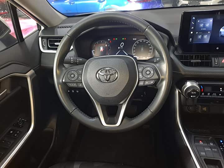 Фото 11 - Toyota Wildlander