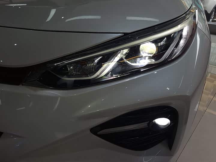 Фото 24 - Toyota Wildlander