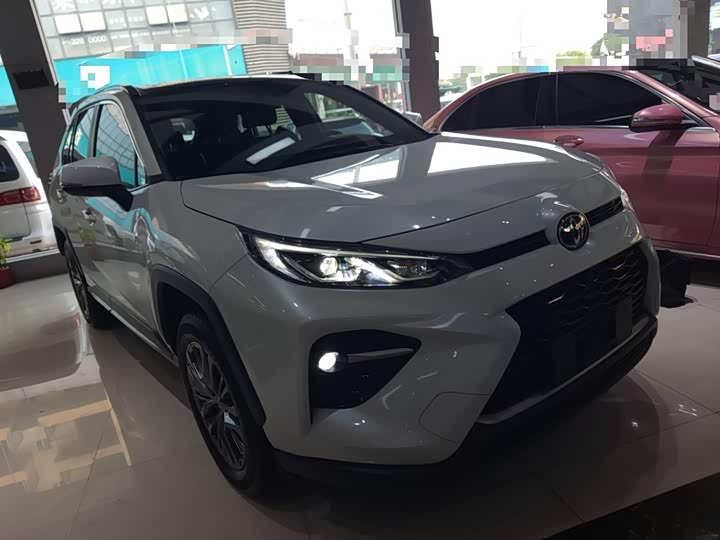 Фото 4 - Toyota Wildlander