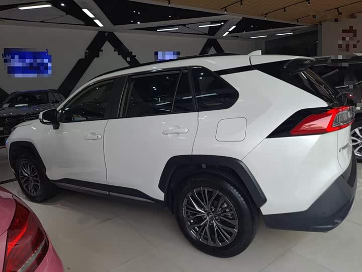 Фото 5 - Toyota Wildlander