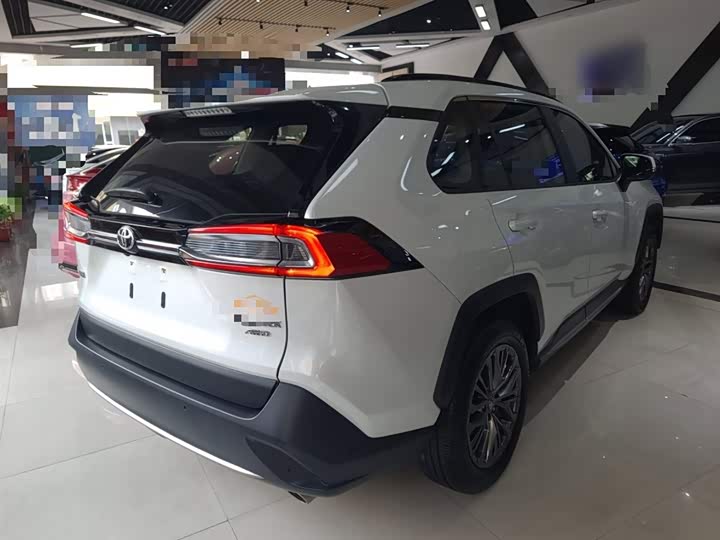 Фото 7 - Toyota Wildlander