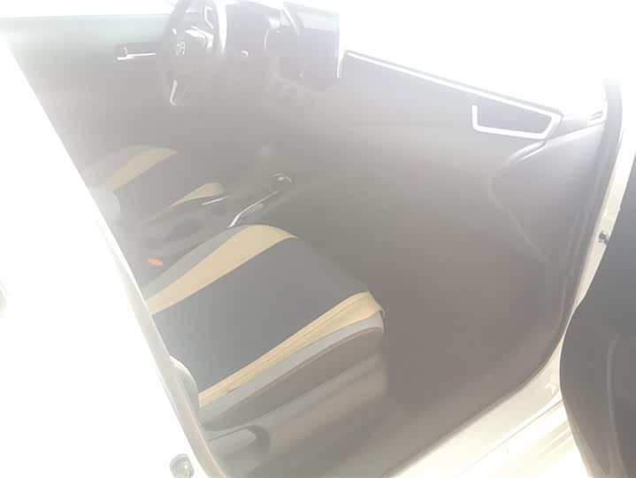 Фото 8 - Toyota Corolla