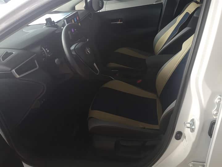 Фото 9 - Toyota Corolla