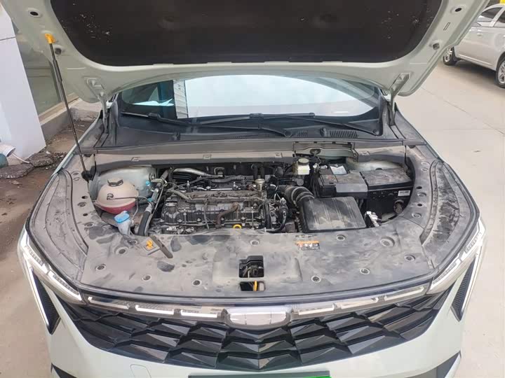 Фото 20 - Geely Atlas