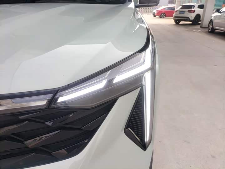 Фото 24 - Geely Atlas