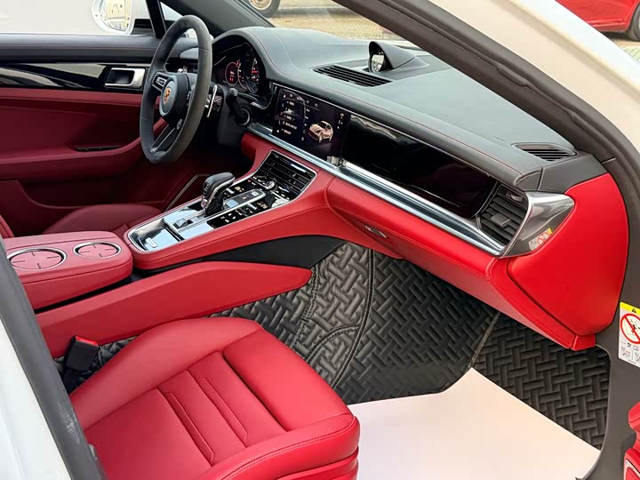 Фото 10 - Porsche Panamera