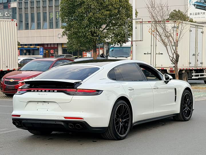 Фото 4 - Porsche Panamera
