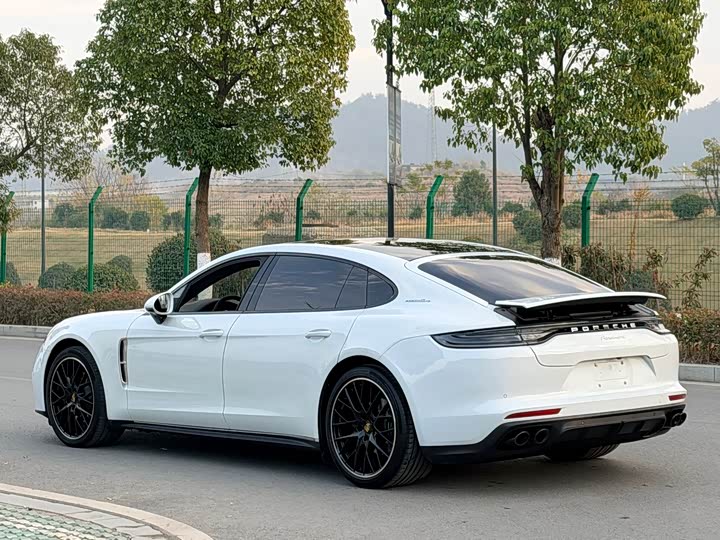 Фото 5 - Porsche Panamera