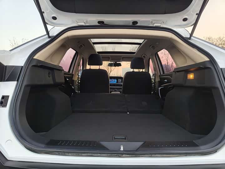 Фото 16 - Bestune T77