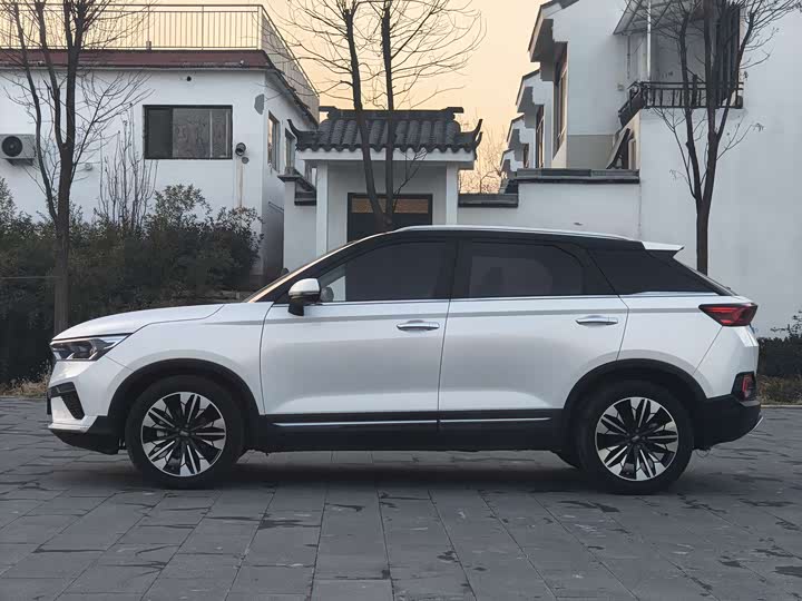 Фото 8 - Bestune T77