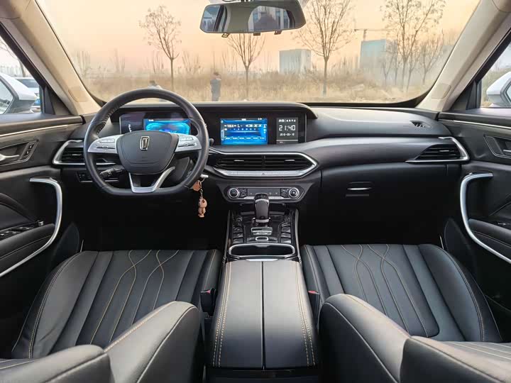 Фото 9 - Bestune T77