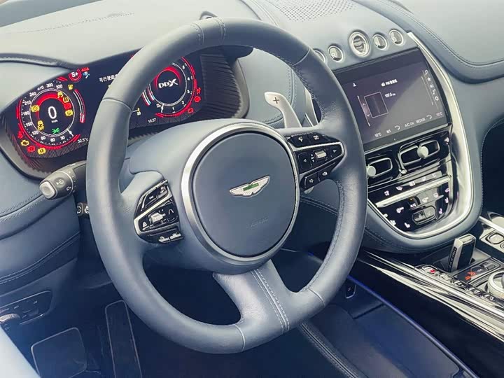 Фото 5 - Aston Martin DBX
