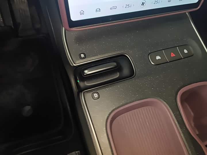 Фото 13 - Nio ET5T