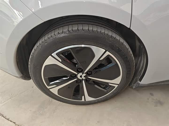 Фото 25 - Nio ET5T