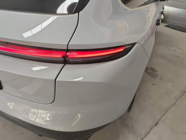 Фото 7 - Nio ET5T