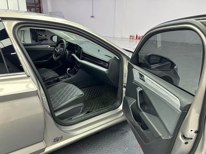 Фото 21 - Volkswagen Sagitar L