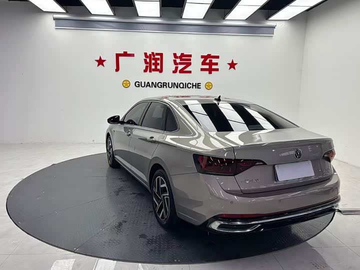 Фото 3 - Volkswagen Sagitar L