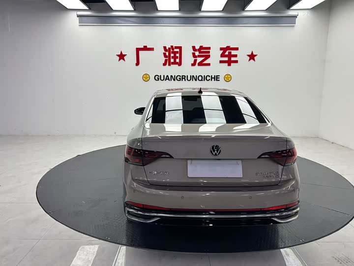 Фото 4 - Volkswagen Sagitar L