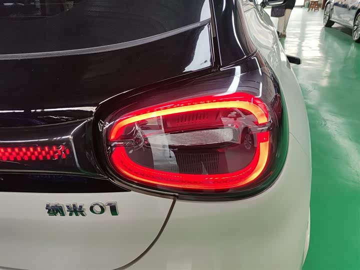 Фото 8 - Dongfeng Nammi 01