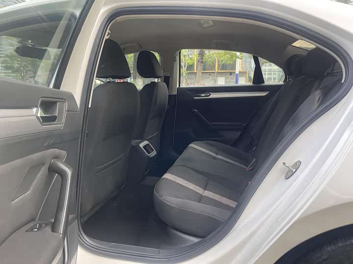 Фото 8 - Volkswagen Lamando L