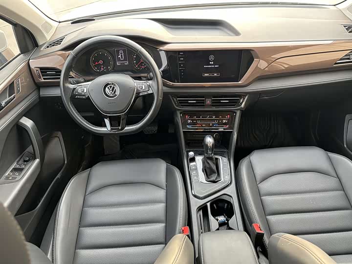 Фото 13 - Volkswagen Tharu