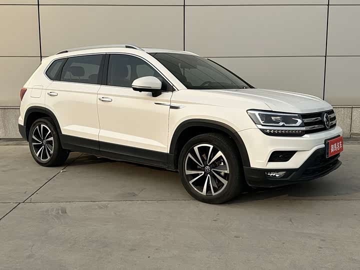 Фото 3 - Volkswagen Tharu