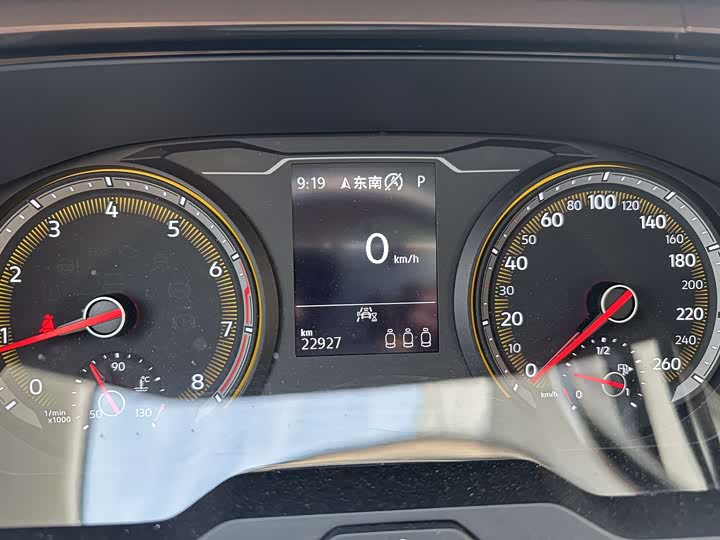 Фото 7 - Volkswagen Tharu