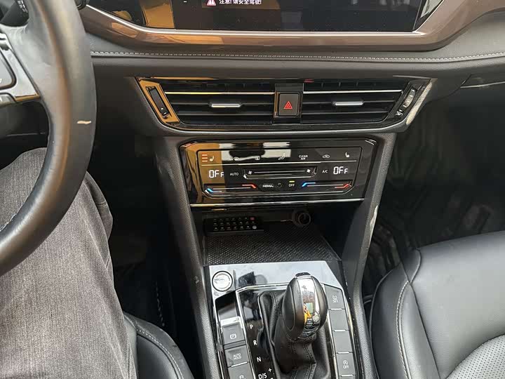 Фото 8 - Volkswagen Tharu