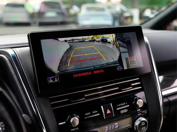 Фото 21 - Lexus LM