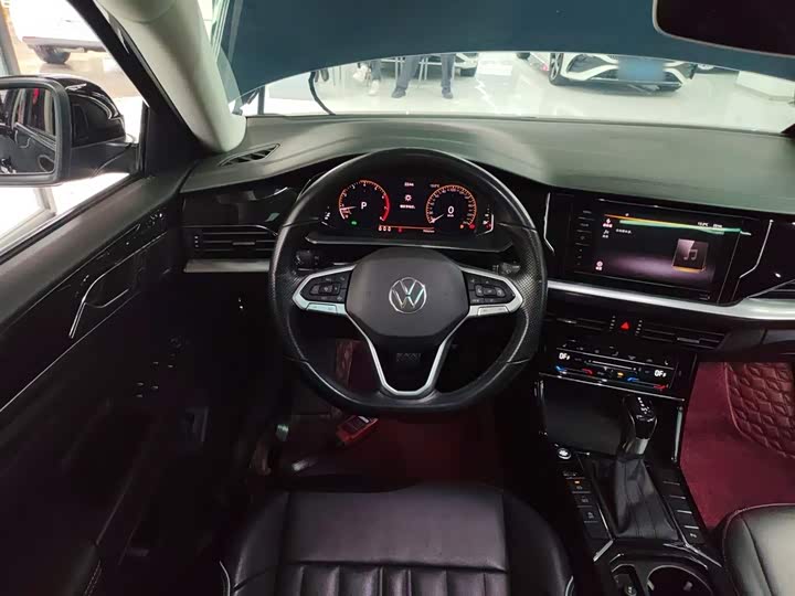 Фото 11 - Volkswagen Passat