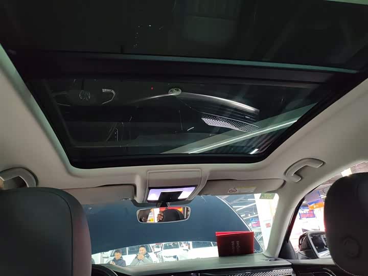 Фото 18 - Volkswagen Passat