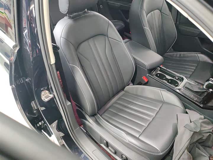 Фото 25 - Volkswagen Passat