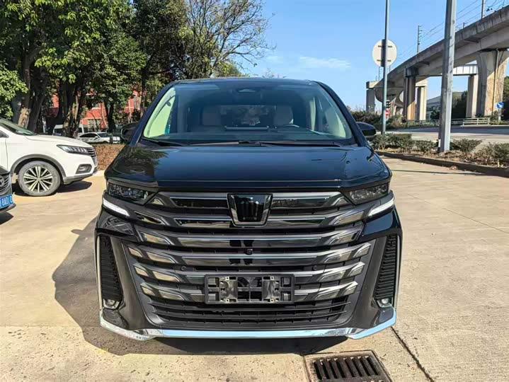 Фото 3 - Toyota Vellfire