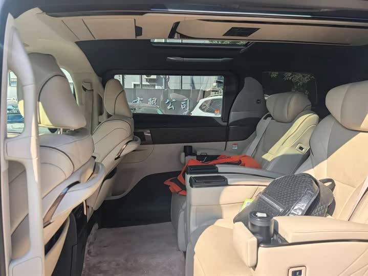 Фото 8 - Toyota Vellfire