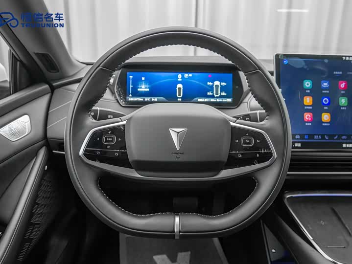 Фото 11 - Changan Deepal SL03