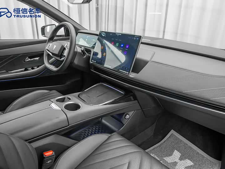 Фото 14 - Changan Deepal SL03