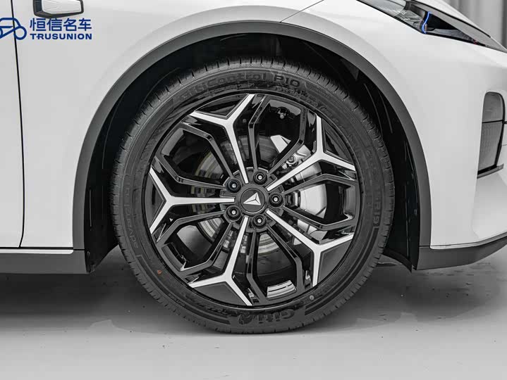 Фото 18 - Changan Deepal SL03