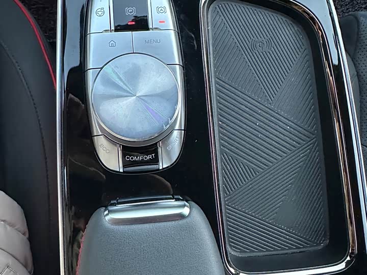 Фото 16 - BAIC Arcfox Alpha S