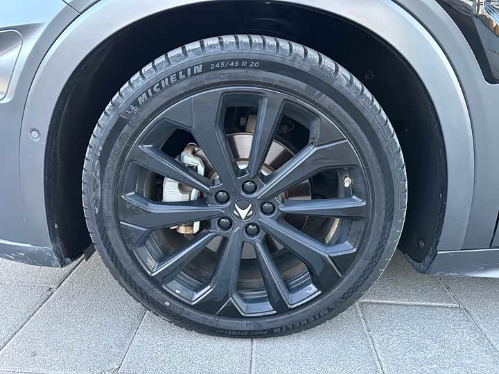 Фото 19 - BAIC Arcfox Alpha S