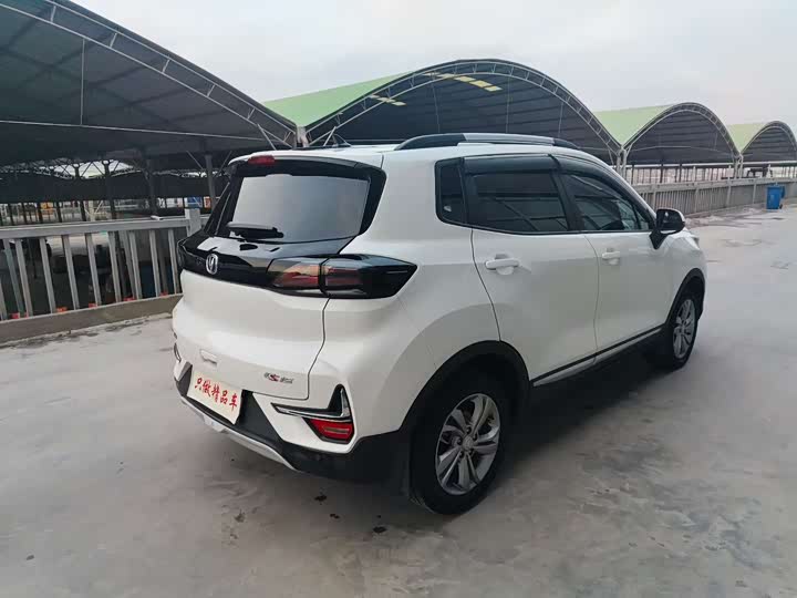 Фото 6 - Changan CS15